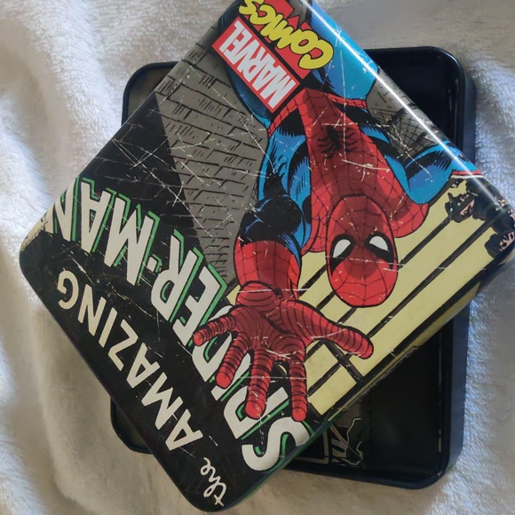 Miniso Marvel Spiderman Wallet - Picture 4 of 4